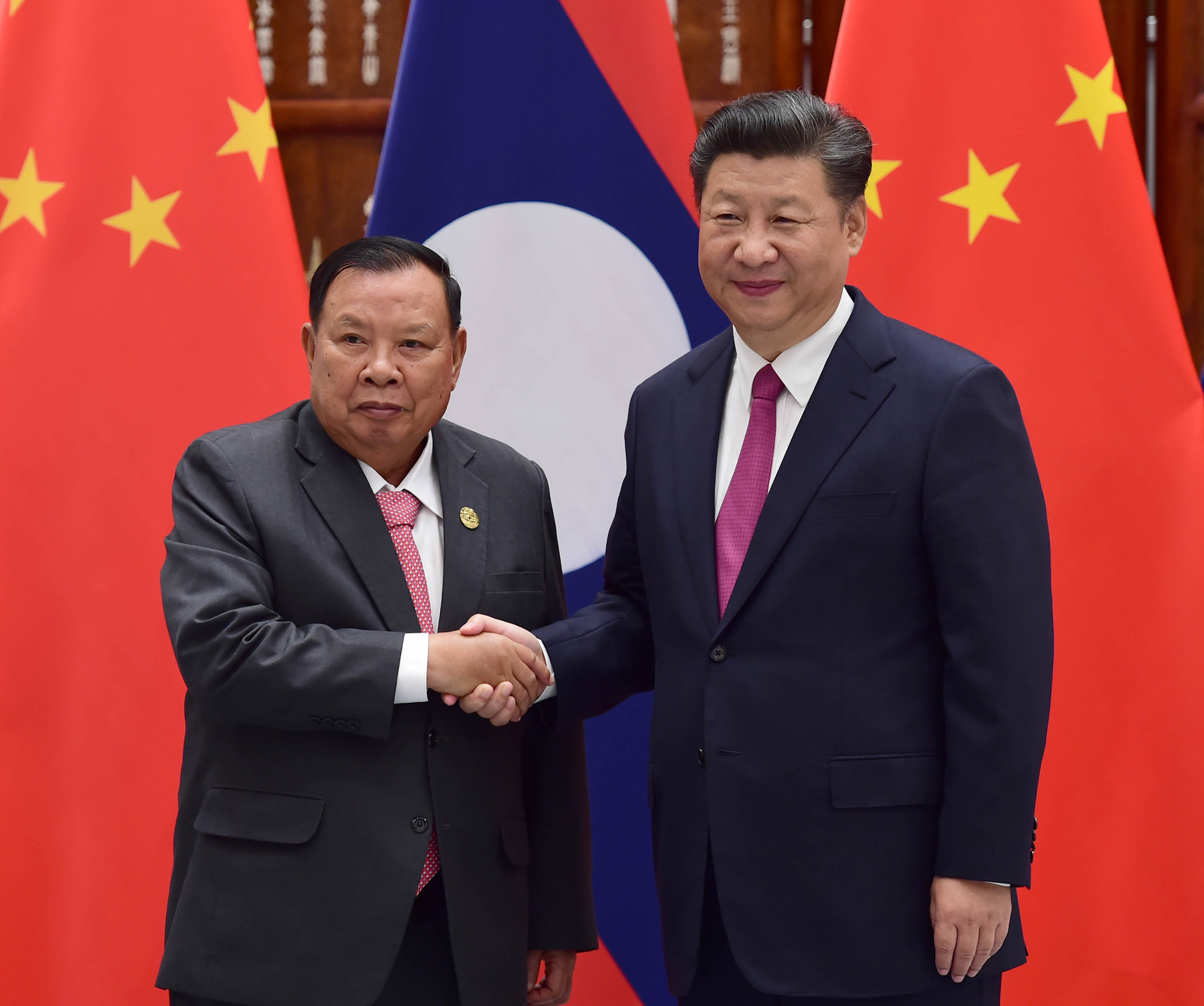　9月2日，國(guó)家主席習(xí)近平在杭州會(huì)見(jiàn)老撾國(guó)家主席本揚(yáng)。.jpg