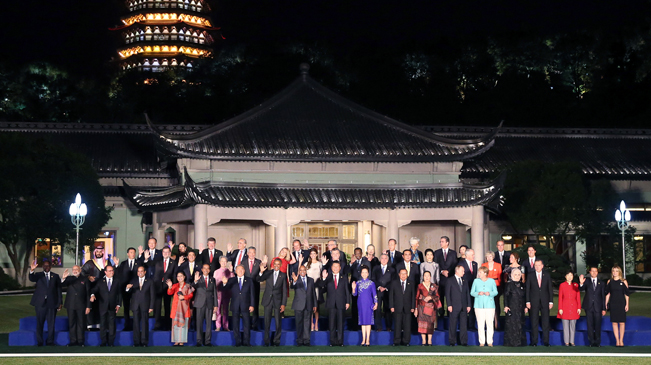 習(xí)近平和彭麗媛歡迎出席G20杭州峰會的外方代表團(tuán)團(tuán)長及所有嘉賓