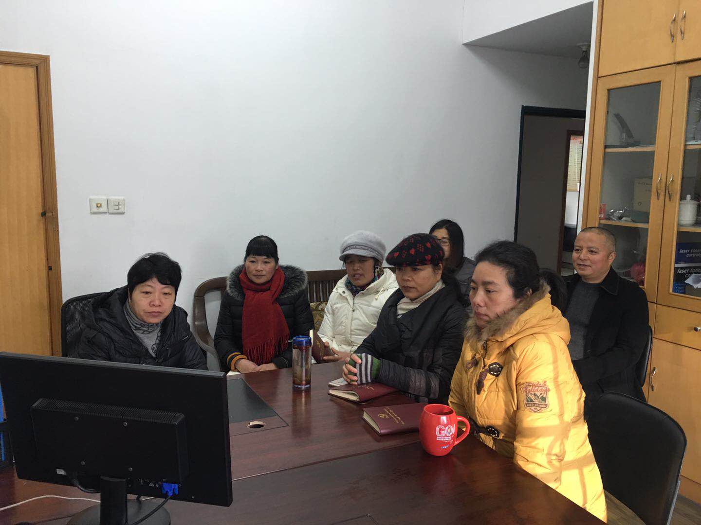 黨員觀看十九大.jpg