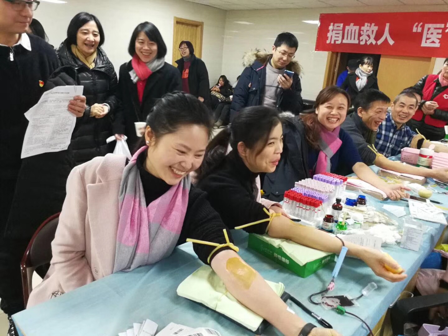 黨員參加義務獻血.JPG