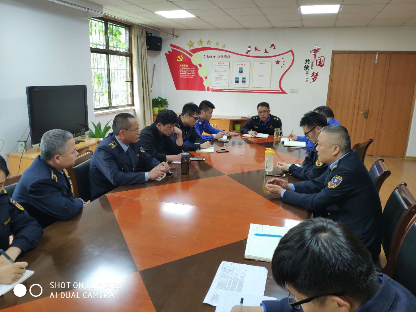 全體黨員和入黨積極分子共同學(xué)習(xí)習(xí)近平同志講故事.jpg