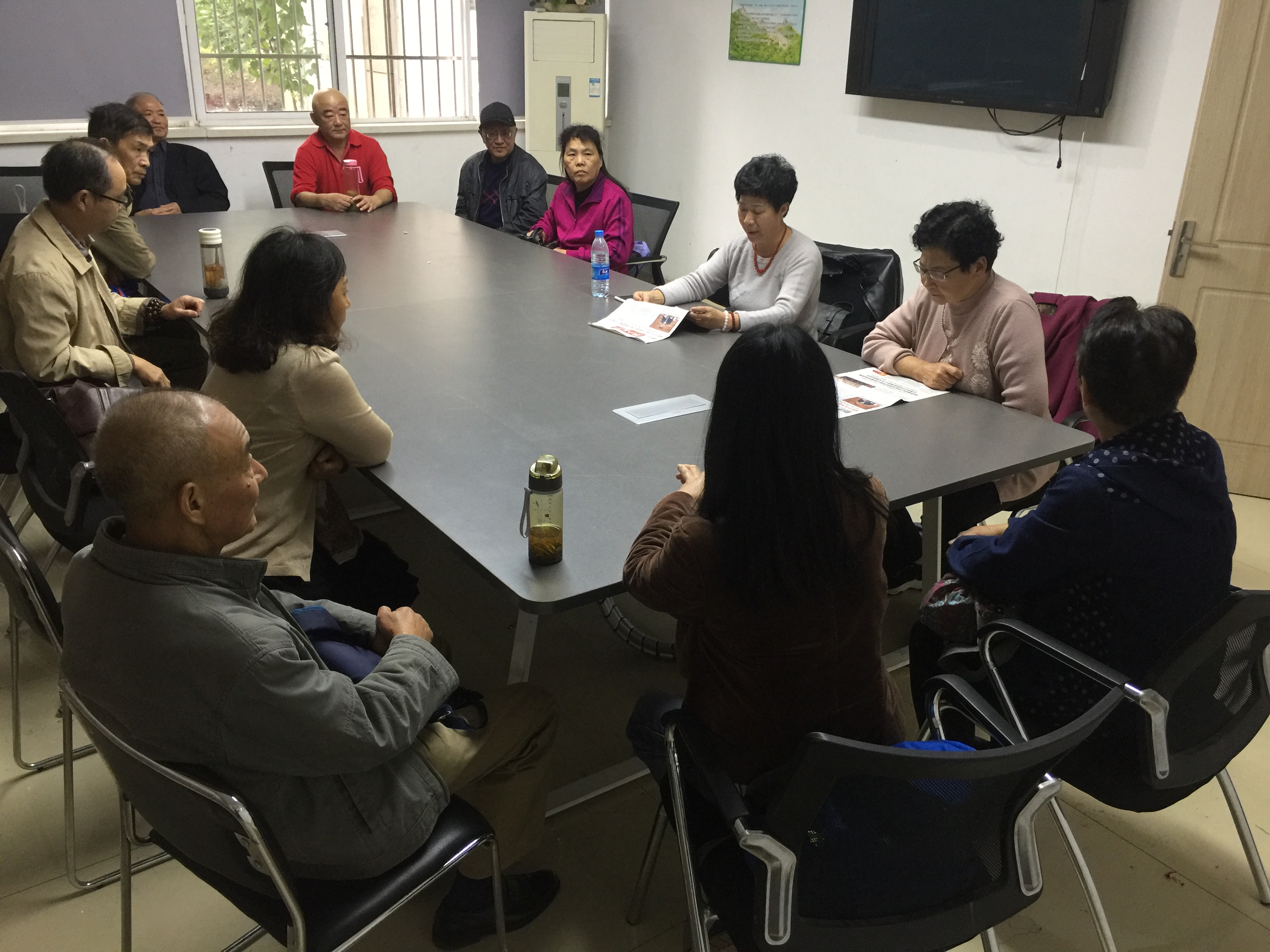 樓道支部開展“十九大”會議精神學(xué)習(xí)教育.jpg