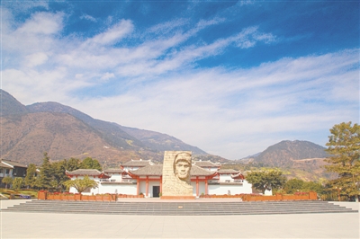 圖為中國工農(nóng)紅軍強渡大渡河紀念館和紀念碑。黃剛 攝.jpg