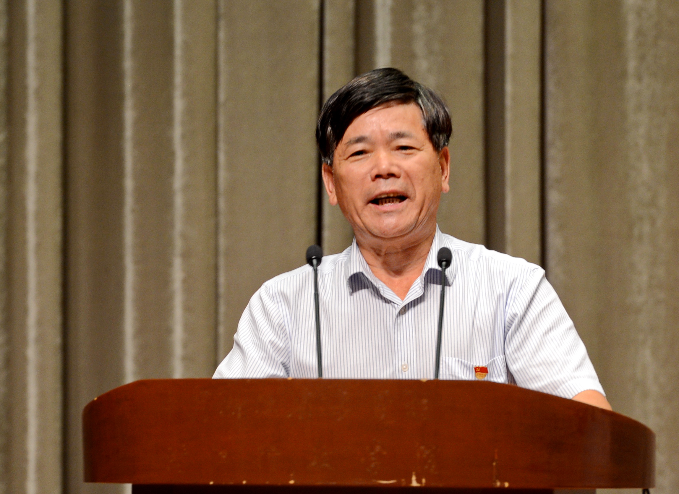 新昌縣鏡嶺鎮(zhèn)外婆坑村黨支部書記林金仁.JPG
