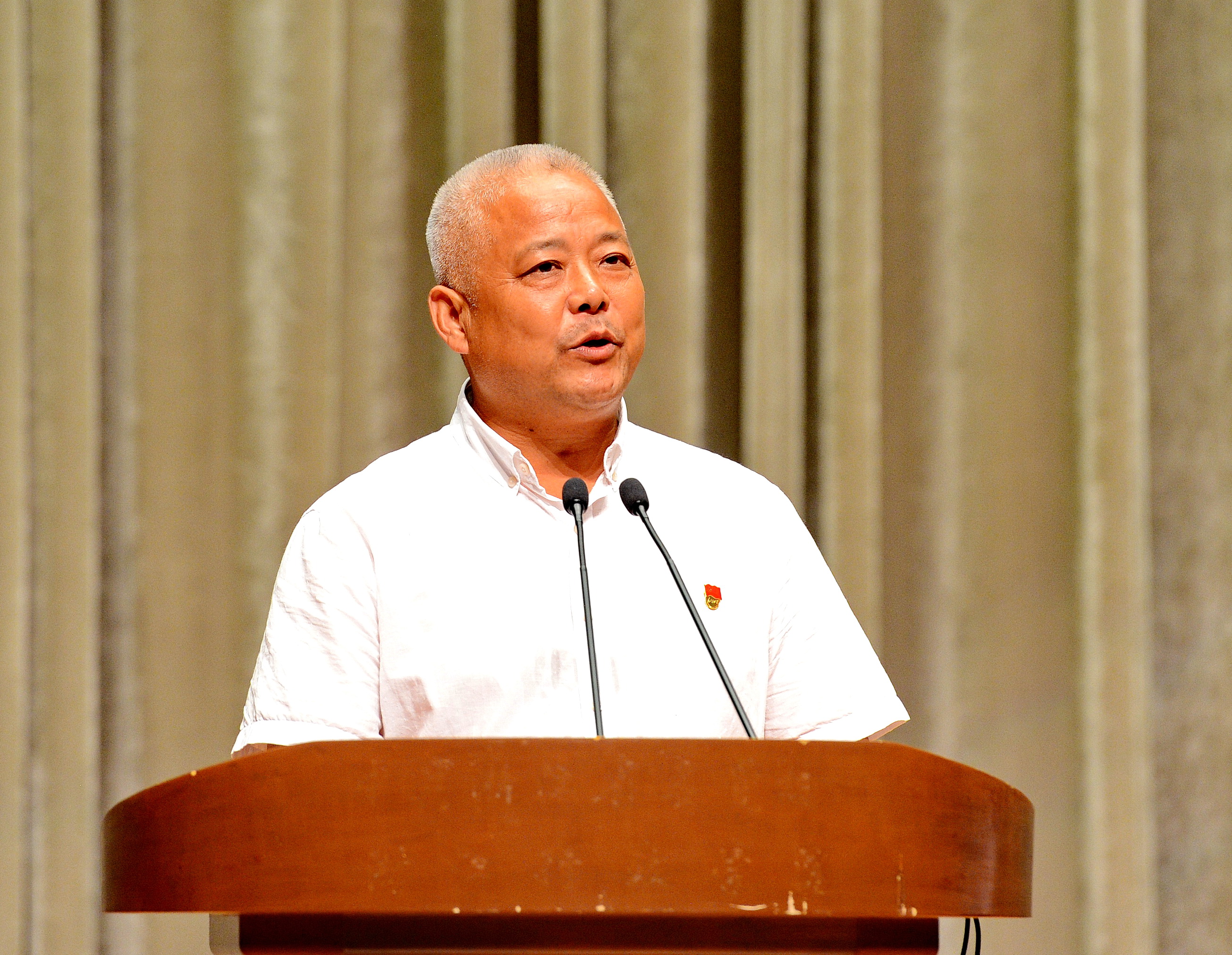 永康市石柱鎮(zhèn)塘里村黨支部書記孫朝廳.JPG