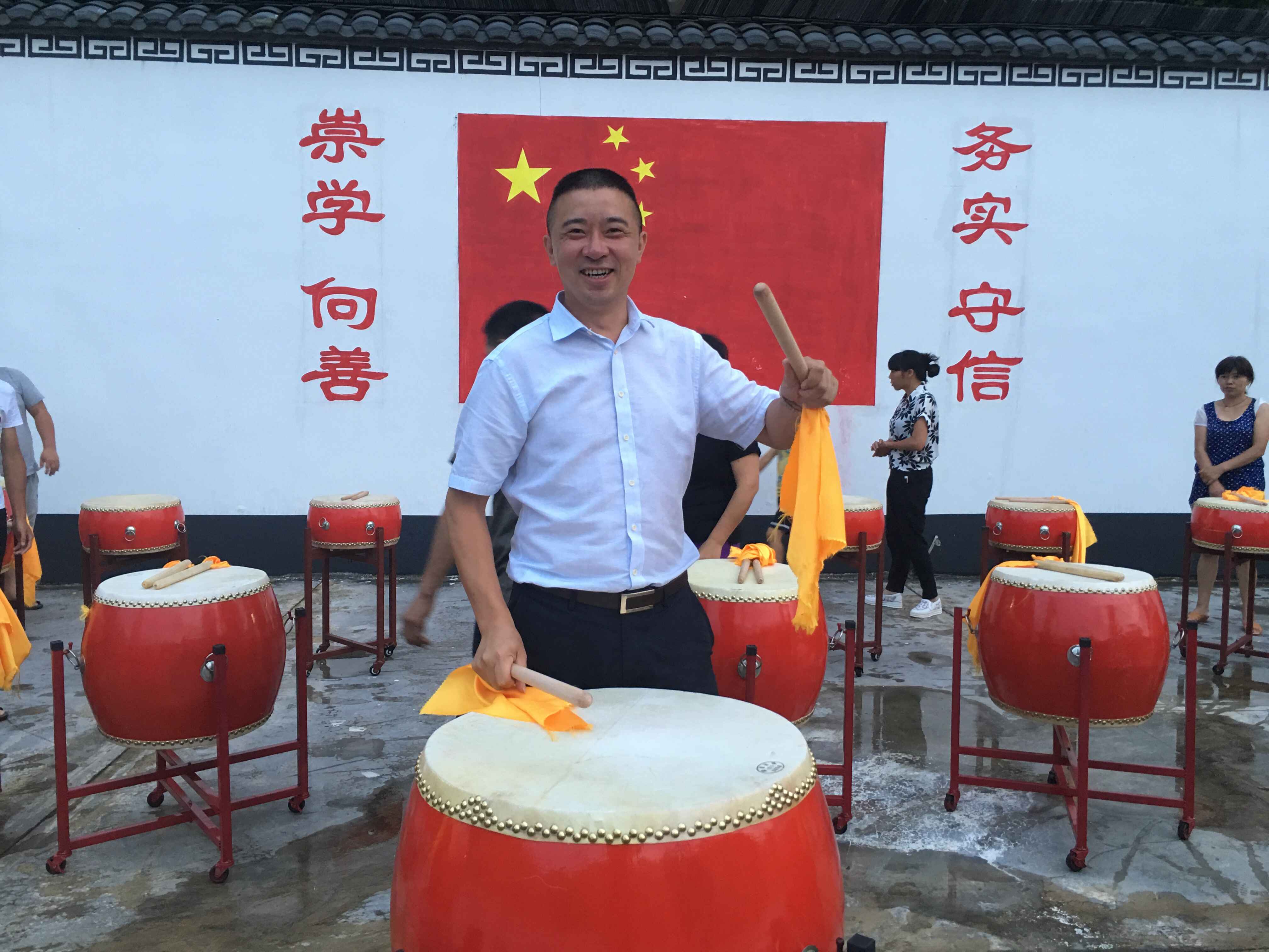 江山市張村鄉(xiāng)秀峰村黨支部書(shū)記張淑華1.jpg
