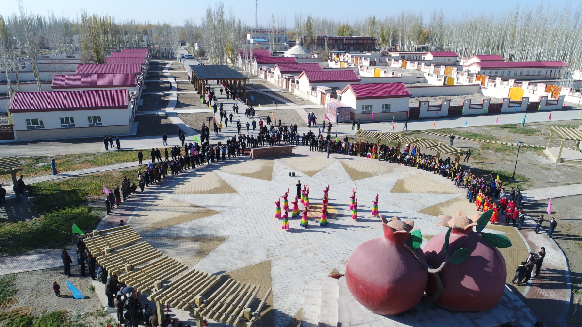 甬庫團結(jié)村石榴籽廣場。 寧指提供.jpg