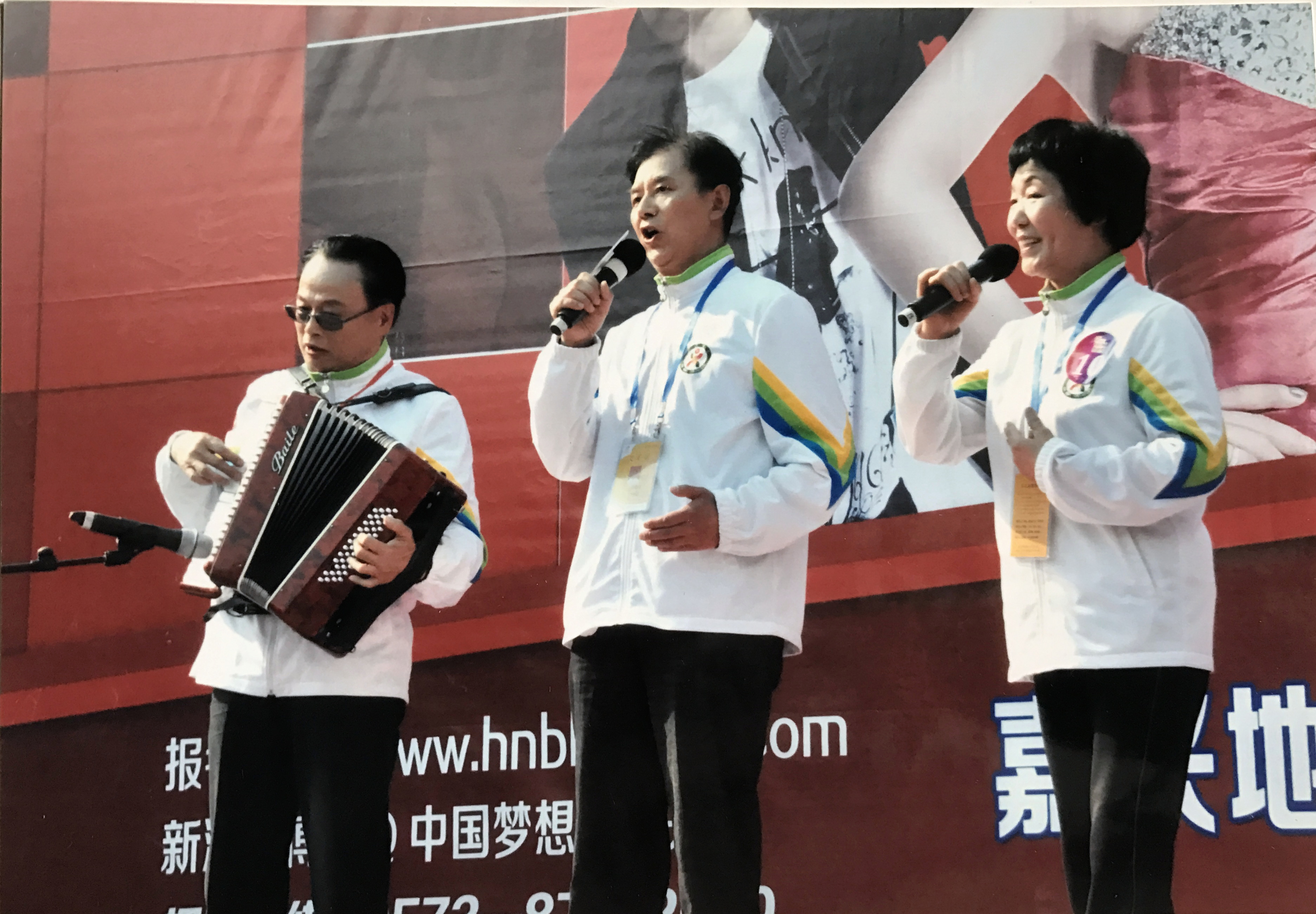 參與義工活動，和義工朋友共唱《義工之歌》.jpg
