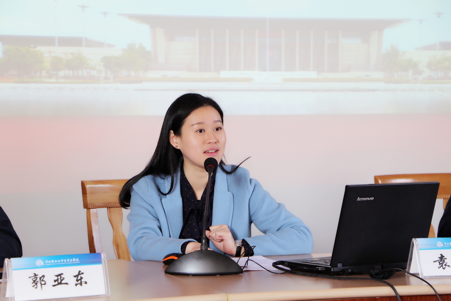 宣講員作《革命精神記心間民族精神代代傳》主題講座現(xiàn)場.png