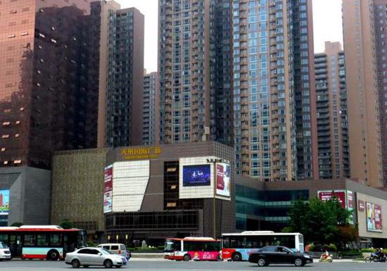 安某投資的“天來國際廣場”，曾被評為“成都新十大地標”。.jpg
